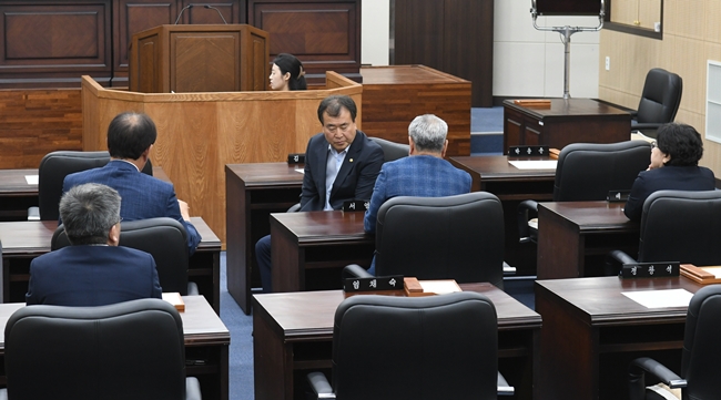 함양군의회 후반기 의장 선거 3번째 파행