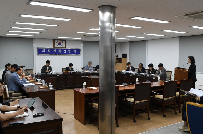 함양군의회, 제10대 첫 의원정기간담회 개최